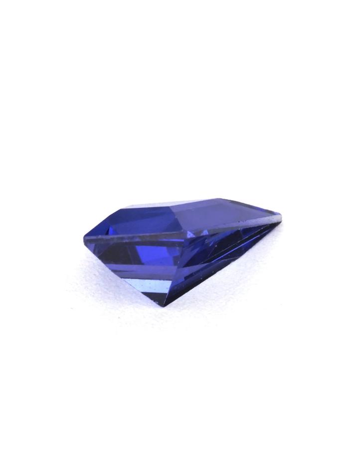 Nangi fine jewelry - blue gemstone in gold