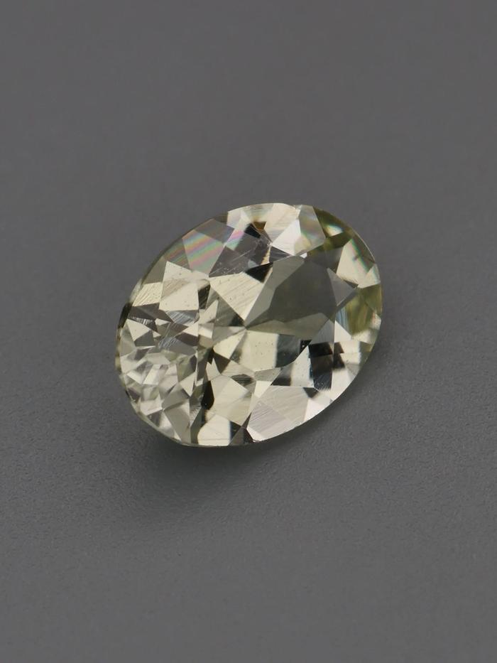 Nangi fine jewelry - green gemstone in gold