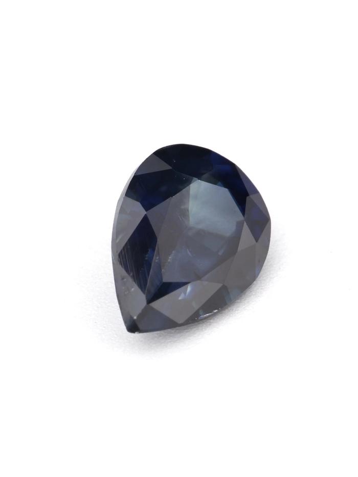 Nangi fine jewelry - blue gemstone in gold