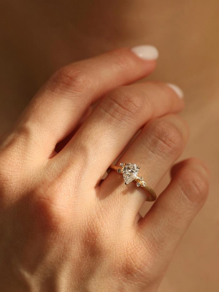 Nangi fine jewelry - ring in yellow gold