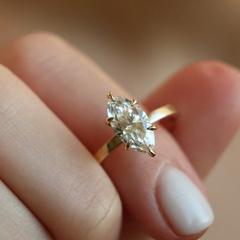 Nangi fine jewelry - white ring in gold