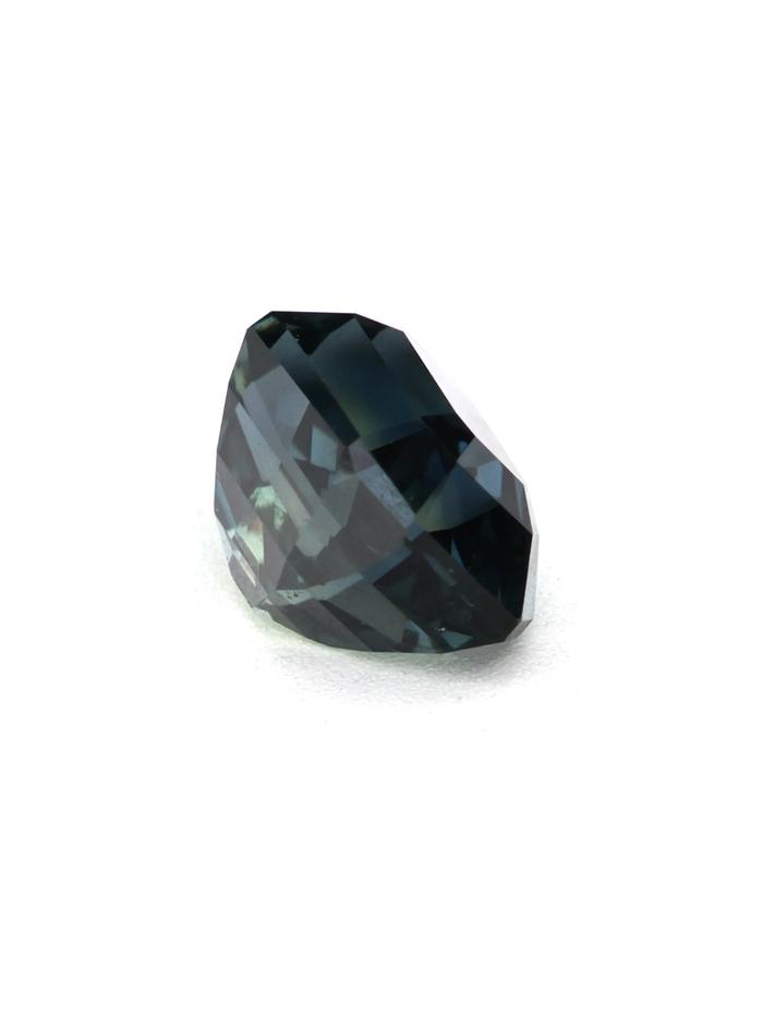 Nangi fine jewelry - green gemstone in gold