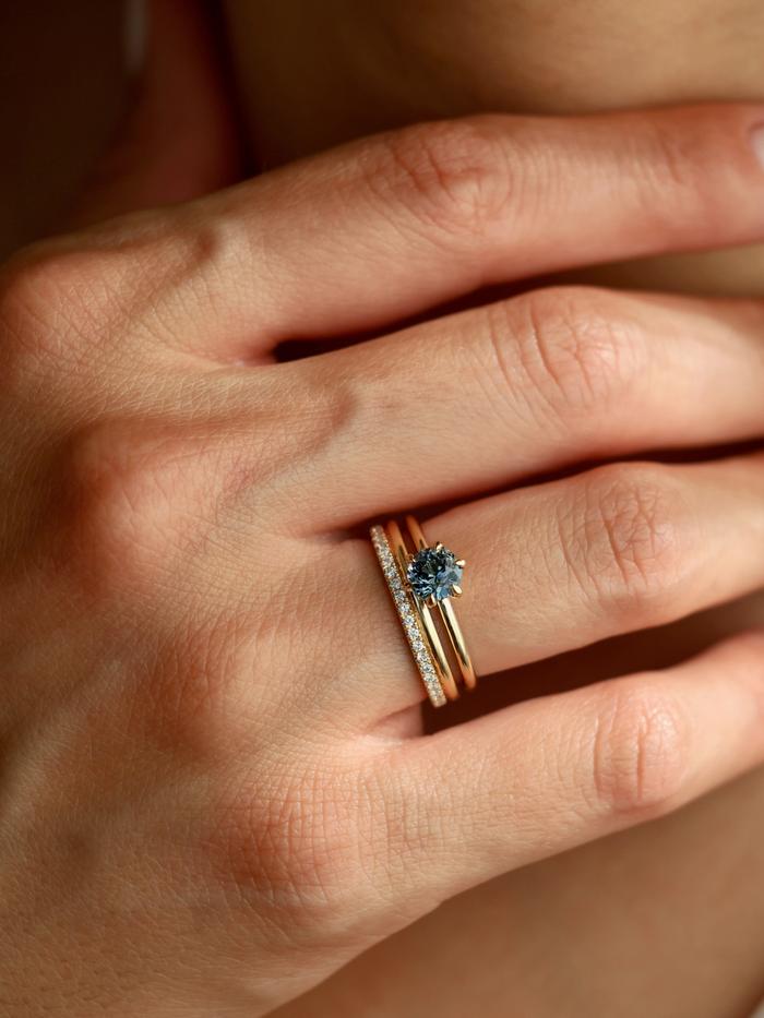 Nangi fine jewelry - teal / Peacock ring in yellow gold
