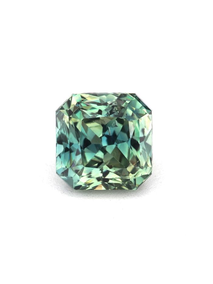 Nangi fine jewelry - green sapphire gemstone in gold