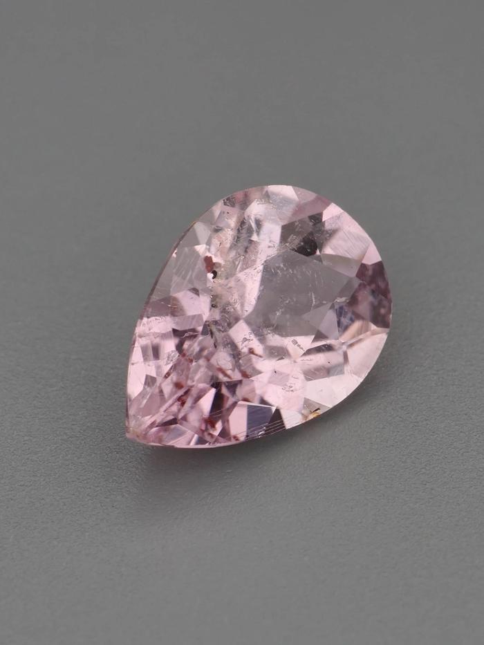Nangi fine jewelry - pink gemstone in gold