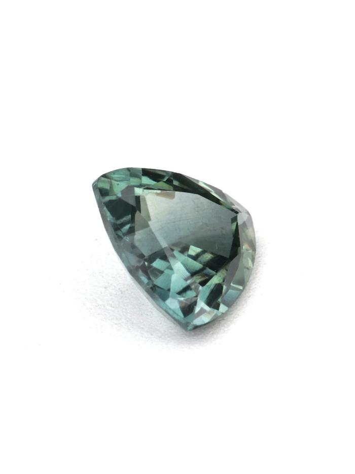 Nangi fine jewelry - green gemstone in gold