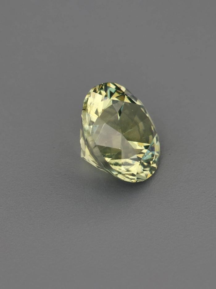 Nangi fine jewelry - yellow gemstone in gold