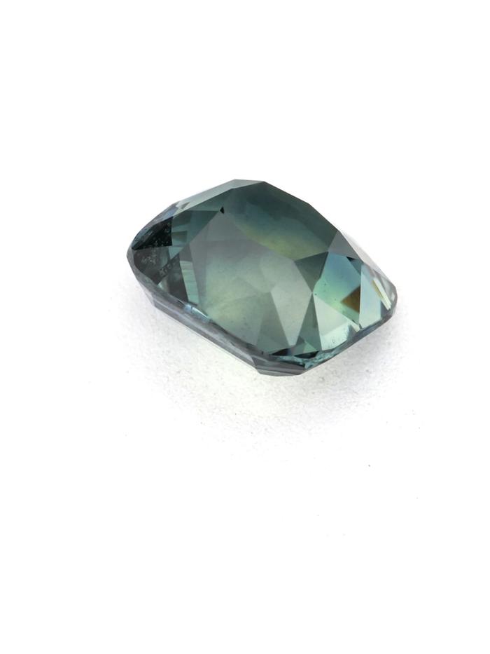 Nangi fine jewelry - green gemstone in gold
