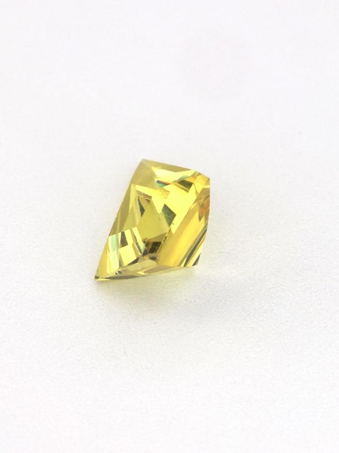 Nangi fine jewelry - yellow gemstone in gold