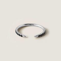 Nangi fine jewelry - black sapphire ring in white gold