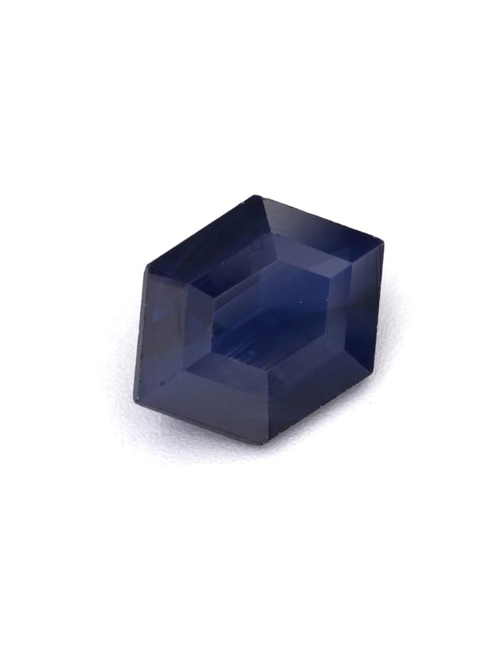 Nangi fine jewelry - blue gemstone in gold