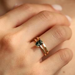 Nangi fine jewelry - green ring in yellow gold