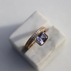Nangi fine jewelry - purple sapphire ring in yellow gold
