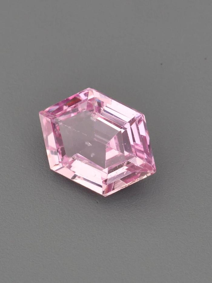 Nangi fine jewelry - pink gemstone in gold