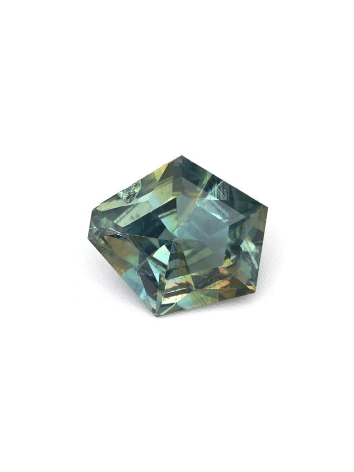 Nangi fine jewelry - green gemstone in gold