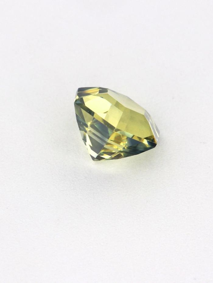 Nangi fine jewelry - yellow gemstone in gold