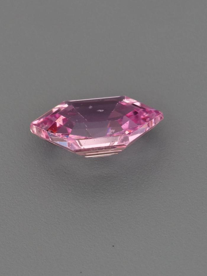 Nangi fine jewelry - pink gemstone in gold