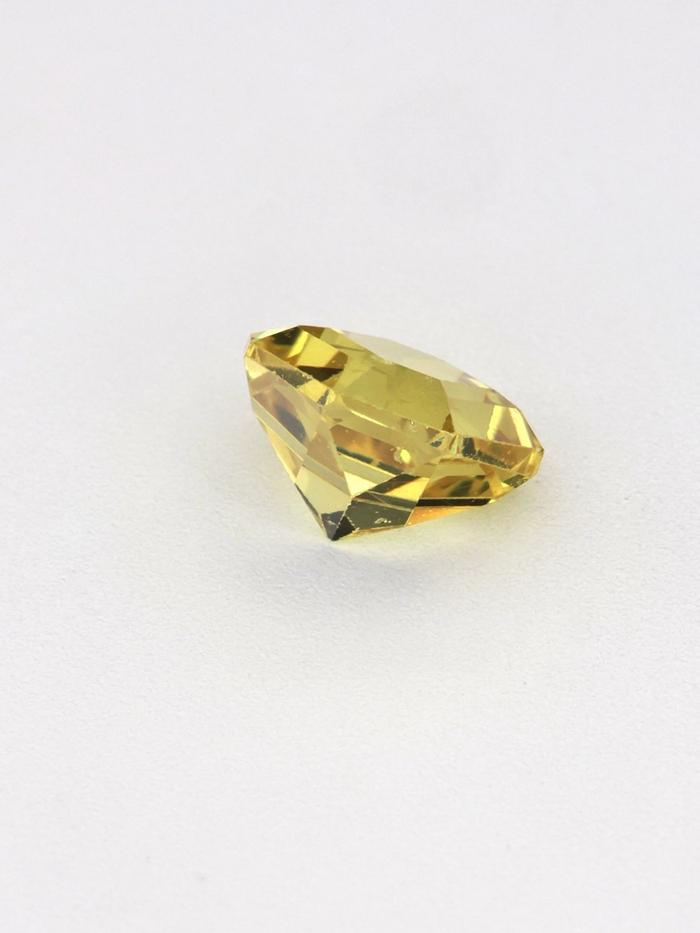 Nangi fine jewelry - yellow gemstone in gold