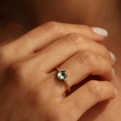 Nangi fine jewelry - teal / Peacock sapphire ring in yellow gold