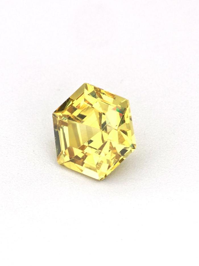 Nangi fine jewelry - yellow gemstone in gold
