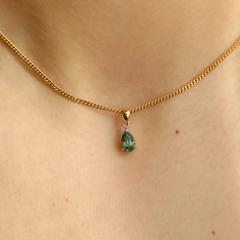 Nangi fine jewelry - green sapphire pendant in gold