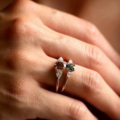 Nangi fine jewelry - teal / Peacock ring in yellow gold