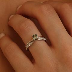 Nangi fine jewelry - green sapphire ring in white gold