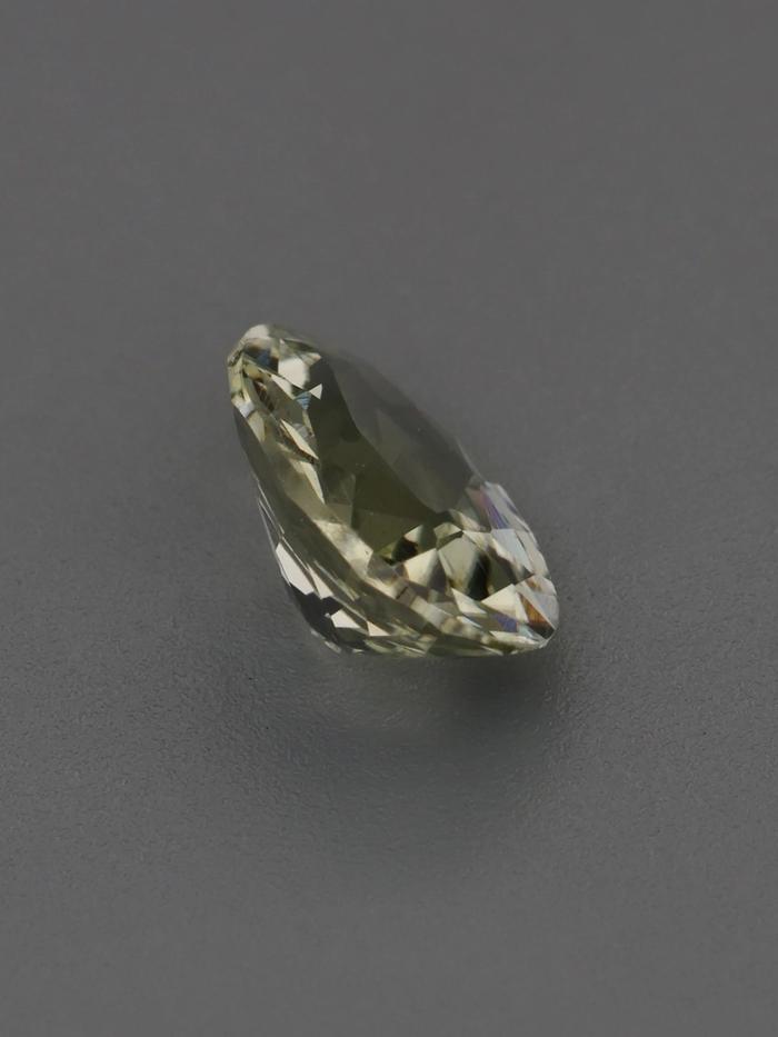 Nangi fine jewelry - green gemstone in gold