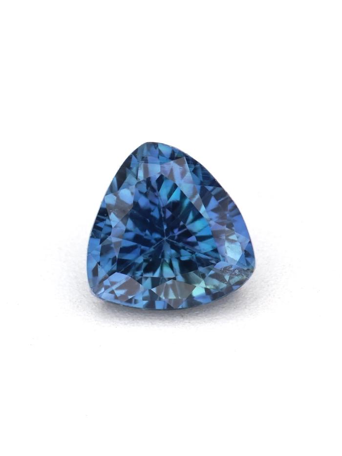 Nangi fine jewelry - blue gemstone in gold