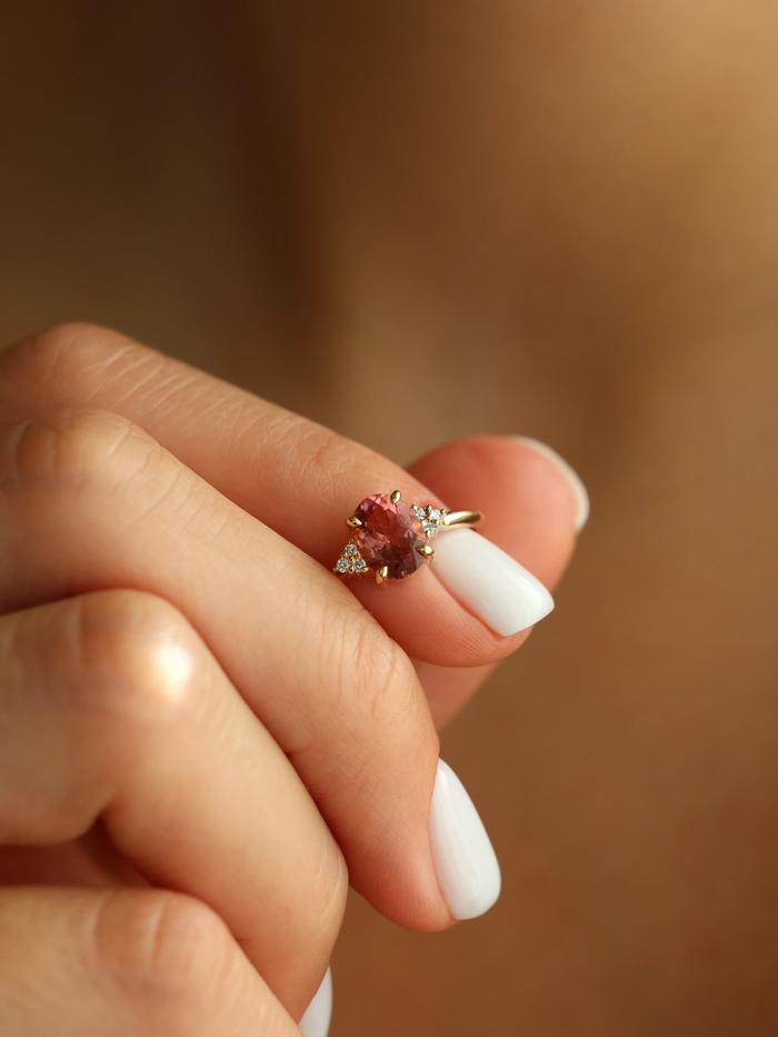 Nangi fine jewelry - pink ring in yellow gold