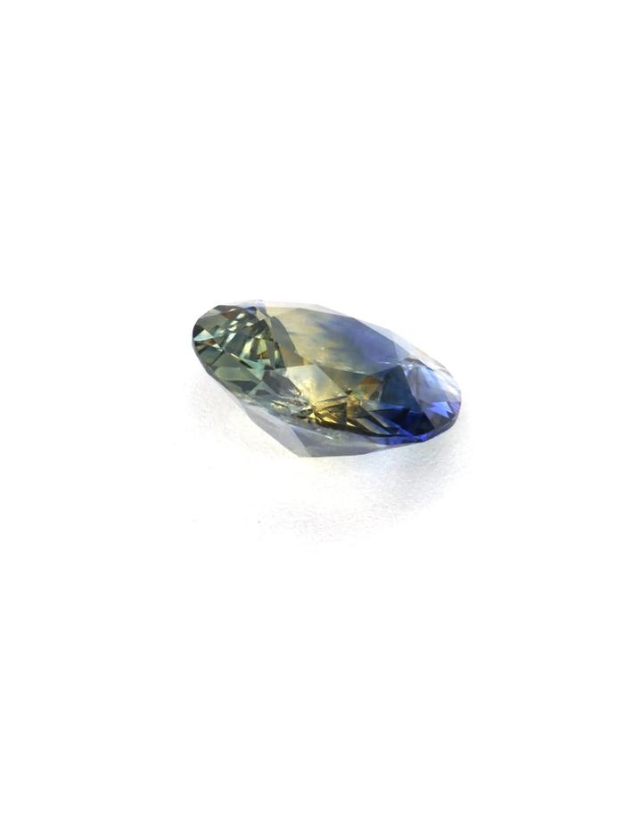 Nangi fine jewelry - blue gemstone in gold
