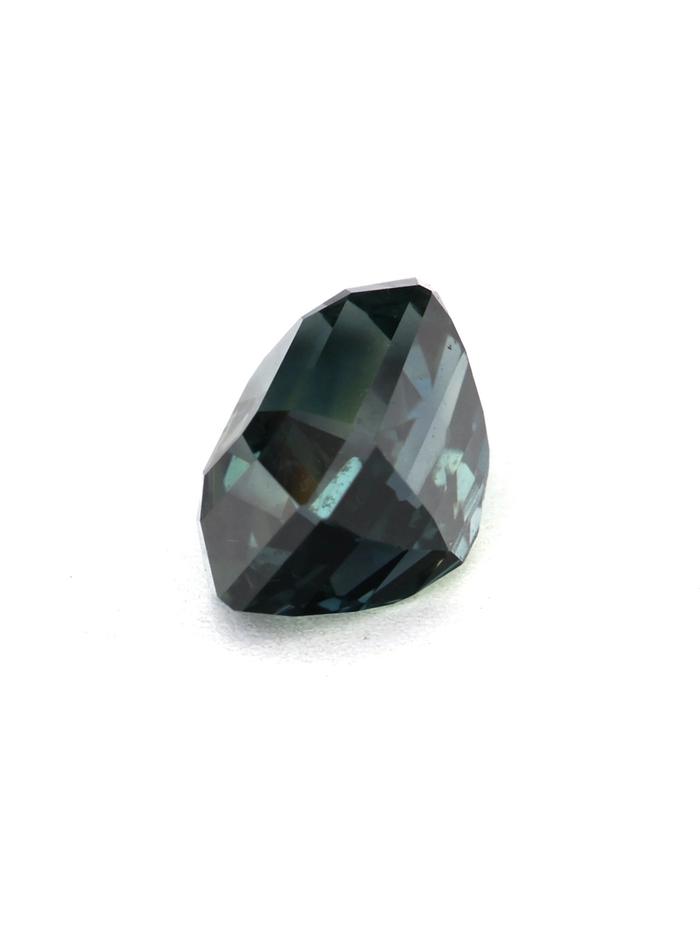 Nangi fine jewelry - green gemstone in gold