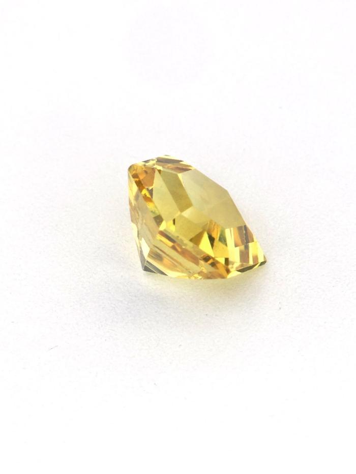 Nangi fine jewelry - yellow gemstone in gold
