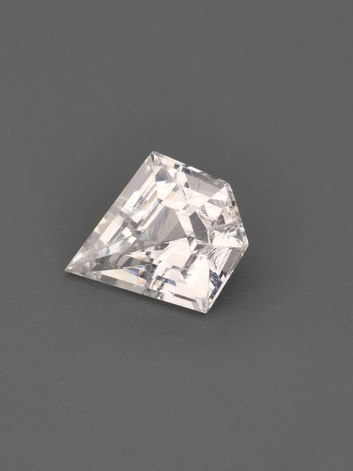Nangi fine jewelry - champagne gemstone in gold