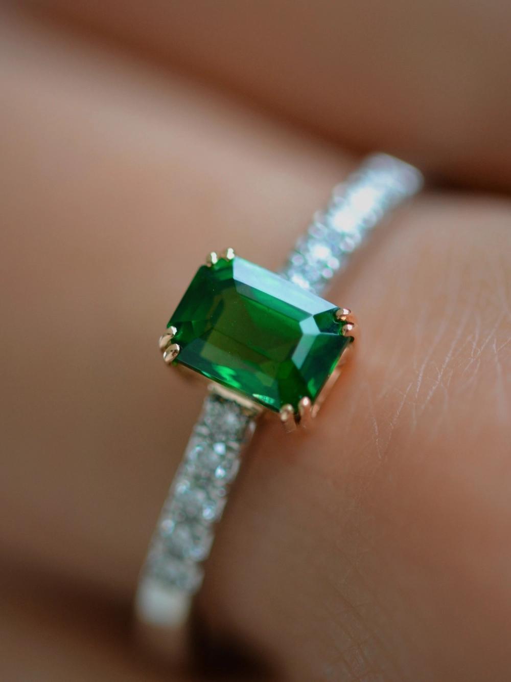 Green Tsavorite & Diamonds