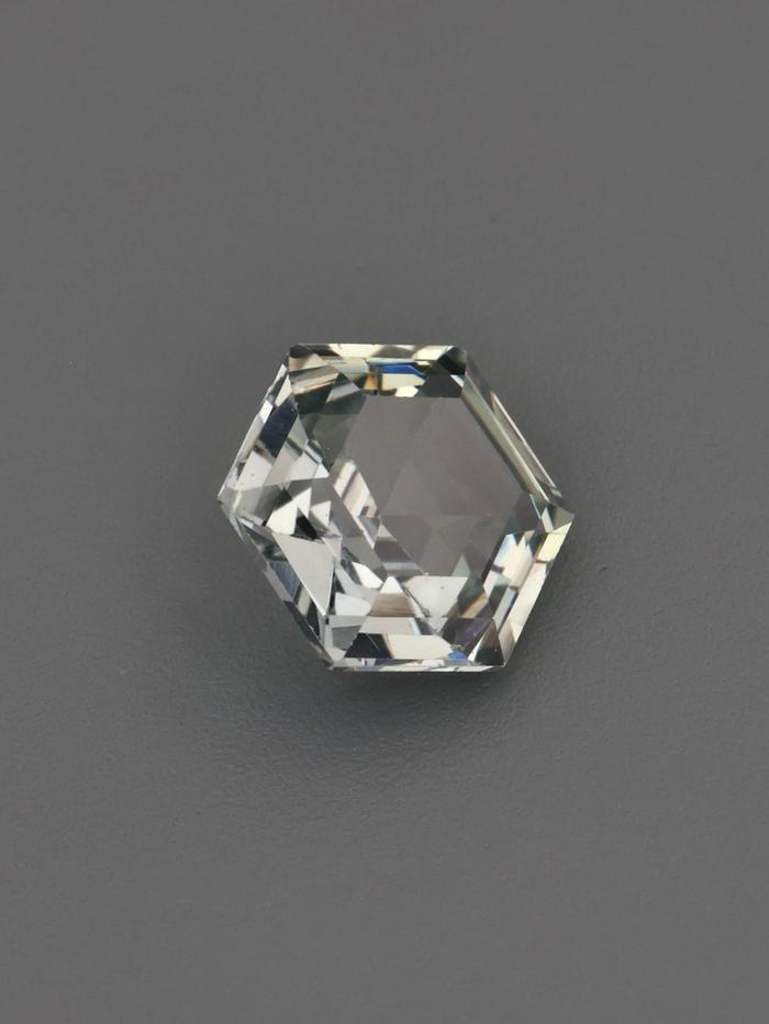 Nangi fine jewelry - blue gemstone in gold