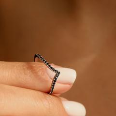 Nangi fine jewelry - black sapphire ring in white gold