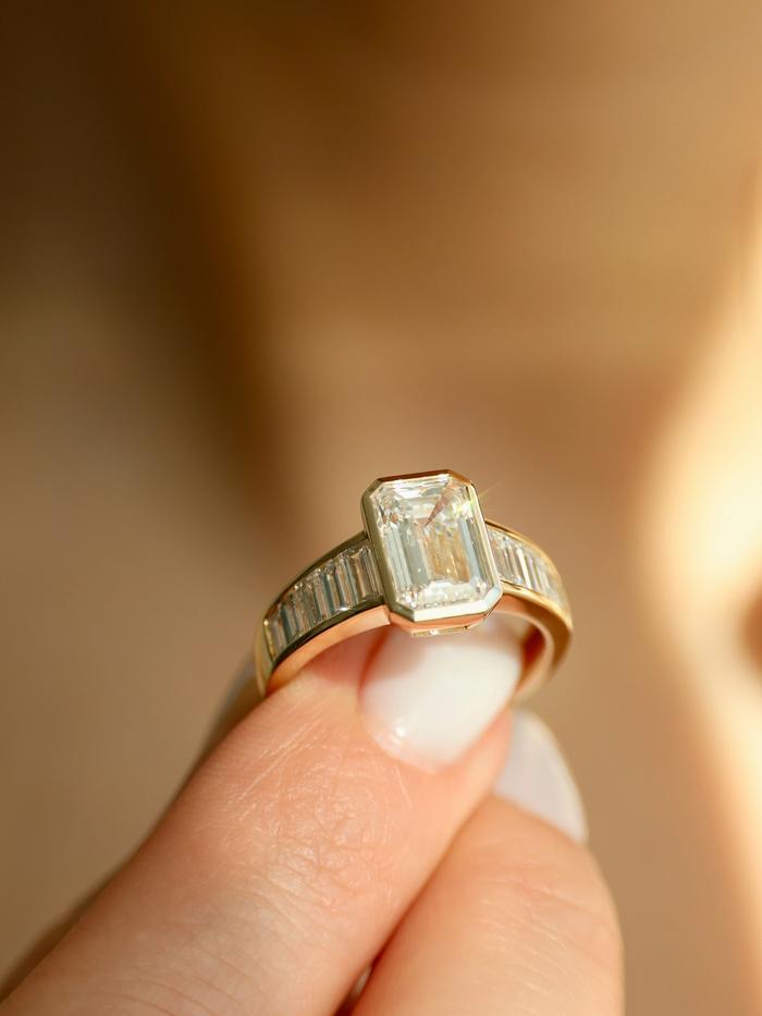 Nangi fine jewelry - white ring in gold