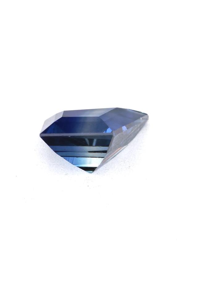 Nangi fine jewelry - blue gemstone in gold