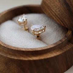 Nangi fine jewelry - white lab-grown diamond earring in gold