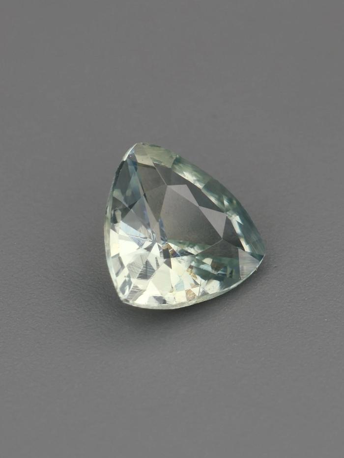 Nangi fine jewelry - blue gemstone in gold