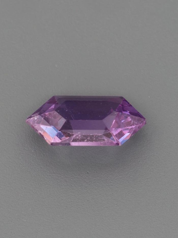 Nangi fine jewelry - pink sapphire gemstone in gold