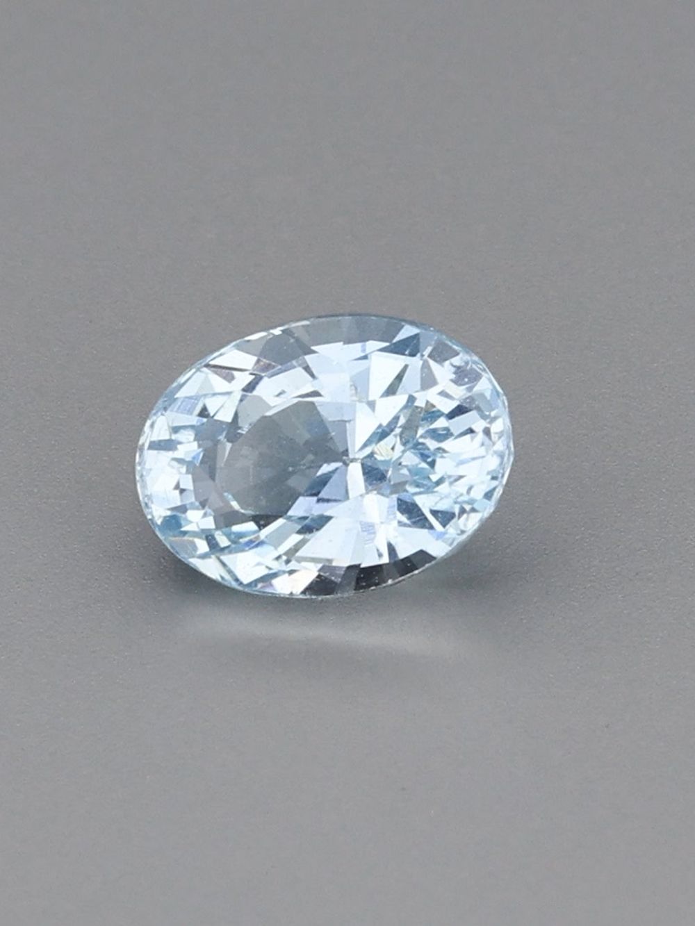 1,50 ct Light Blue, Oval Cut Aquamarine