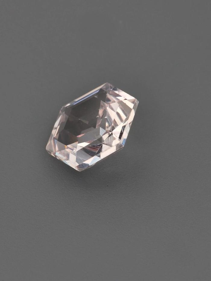 Nangi fine jewelry - champagne gemstone in gold