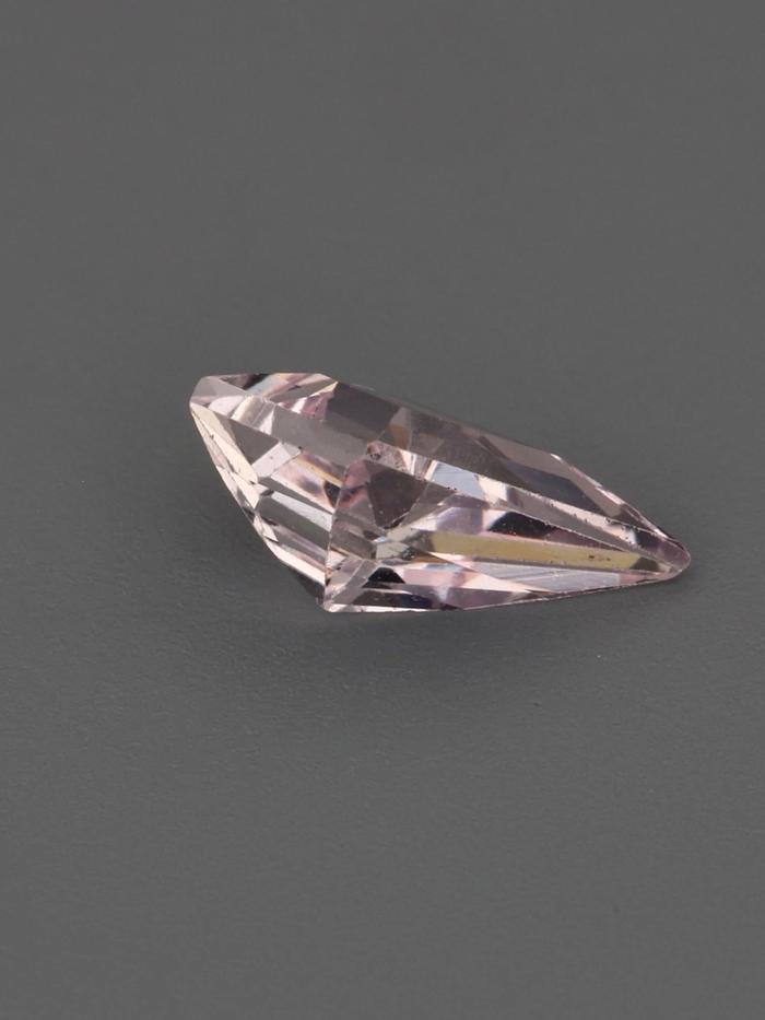 Nangi fine jewelry - pink gemstone in gold