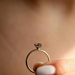 Nangi fine jewelry - teal / Peacock sapphire ring in yellow gold