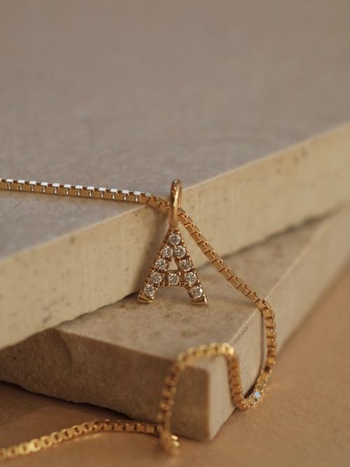 Nangi fine jewelry - white sapphire necklace in yellow gold
