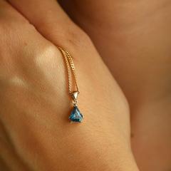 Nangi fine jewelry - blue pendant in yellow gold