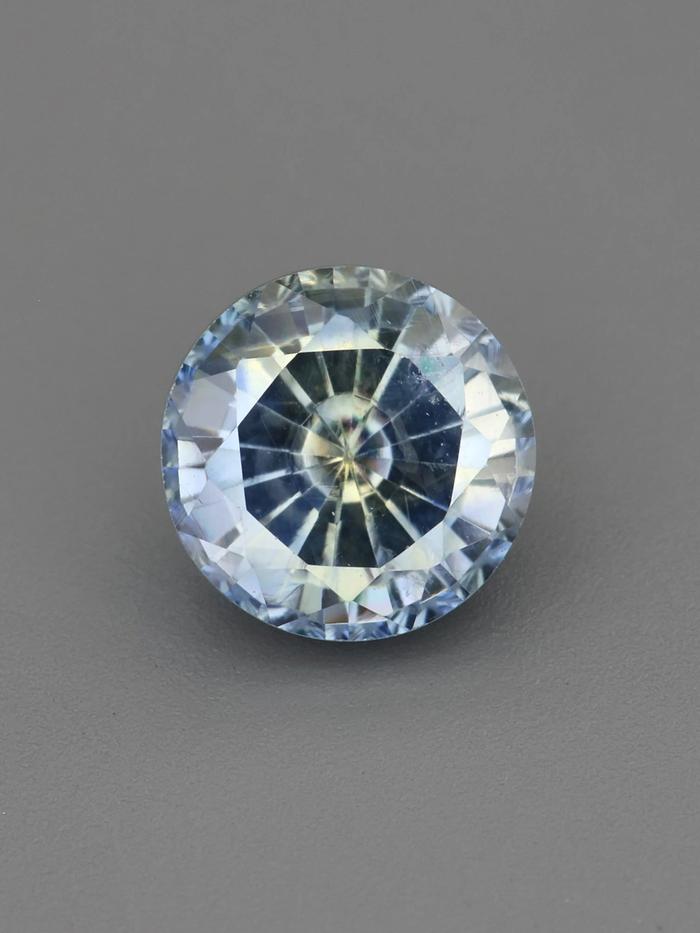 Nangi fine jewelry - blue gemstone in gold