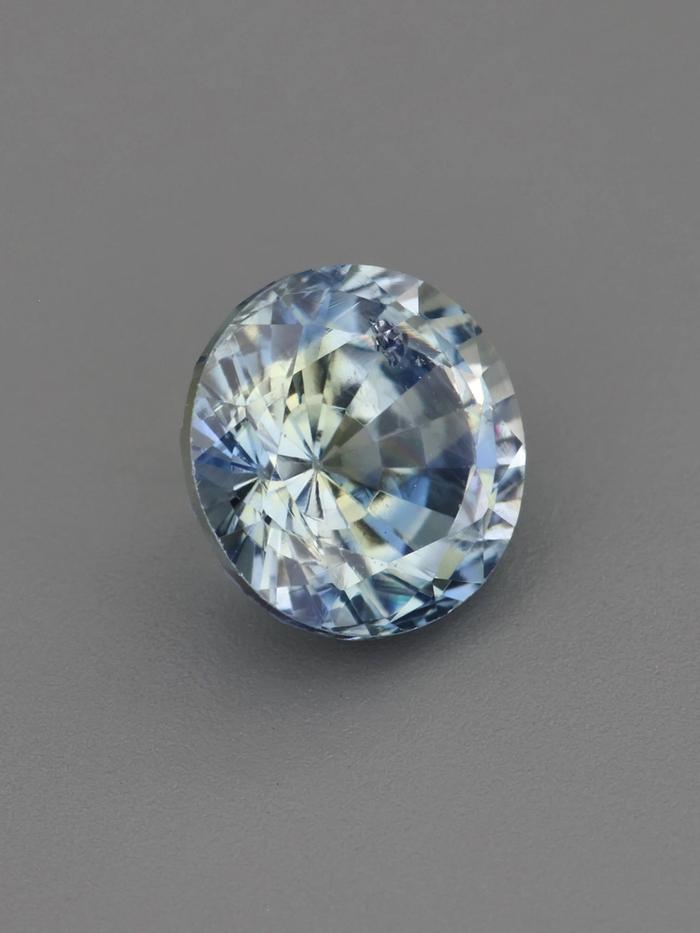Nangi fine jewelry - blue gemstone in gold
